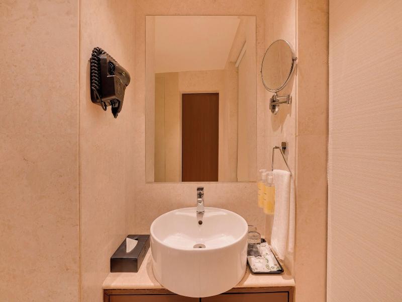 Lemon Tree Hotel Noida image