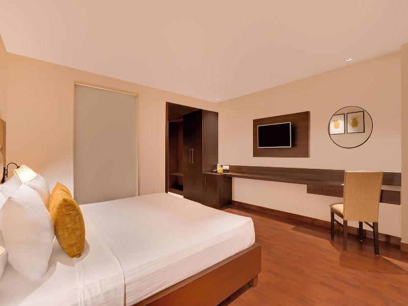 Lemon Tree Hotel Noida image
