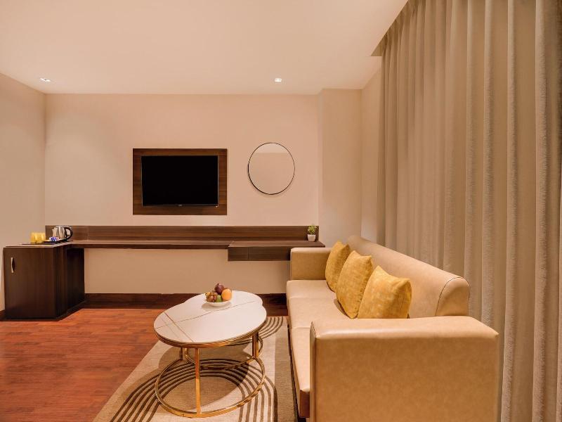 Lemon Tree Hotel Noida image