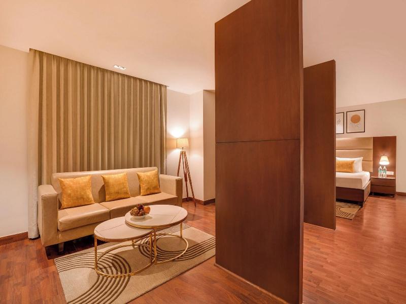 Lemon Tree Hotel Noida image