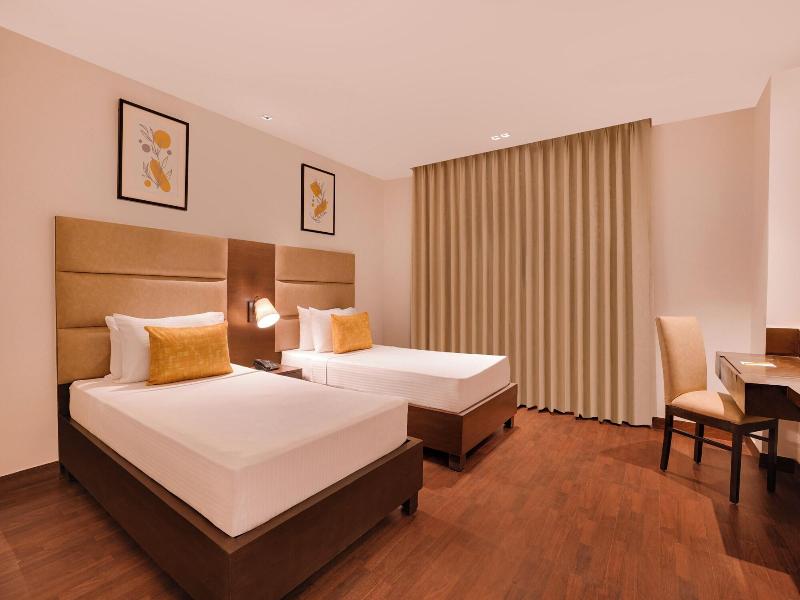 Lemon Tree Hotel Noida image