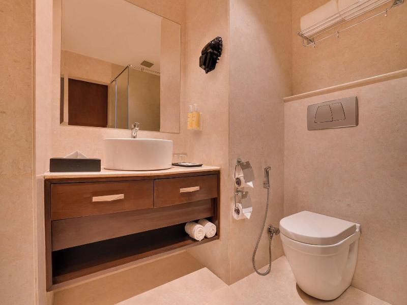 Lemon Tree Hotel Noida image