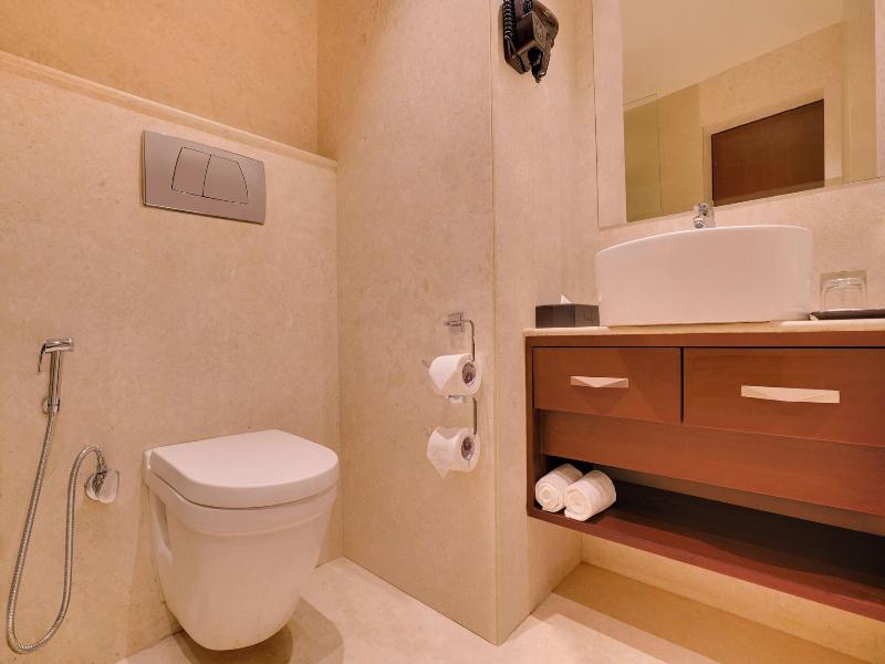 Lemon Tree Hotel Noida image