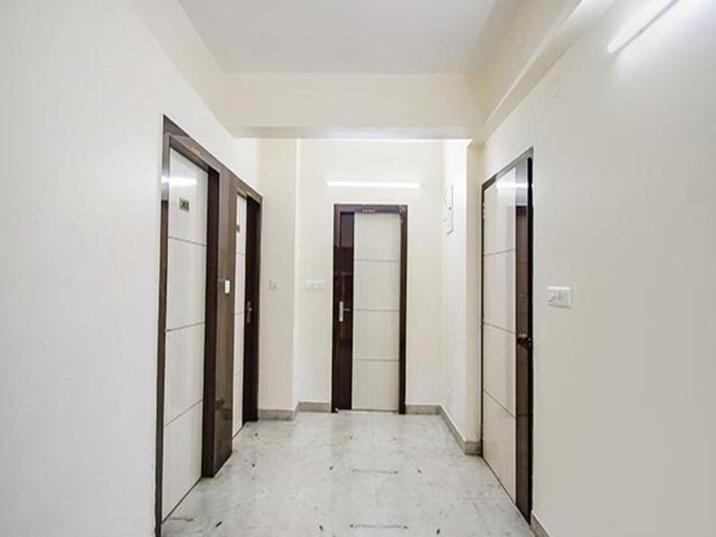 Fabhotel Royal Palm