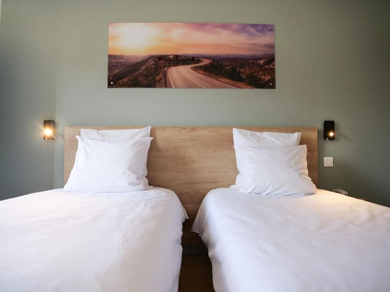 Motel 991 image
