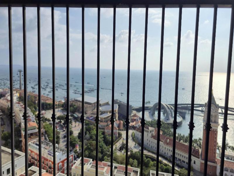 Azure Premium Apartments