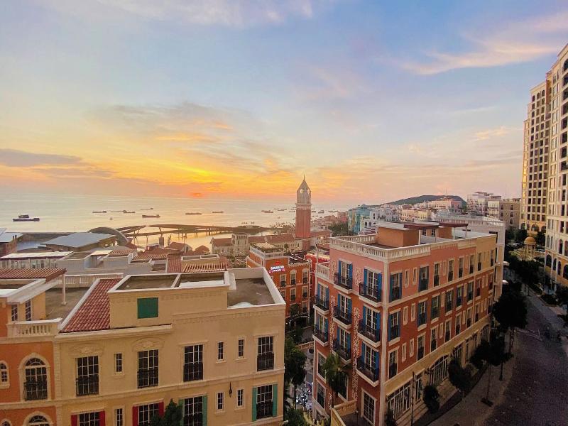 Azure Premium Apartments