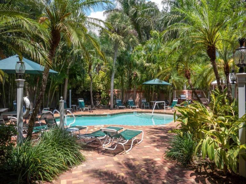 Siesta Key Inn image