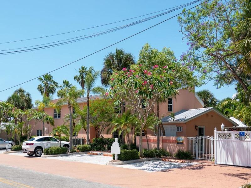 Siesta Key Inn image