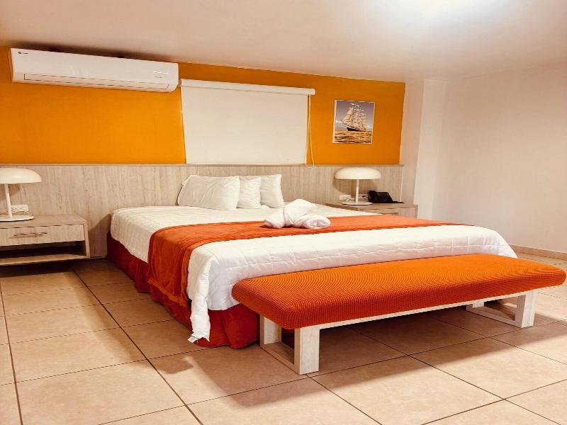 Hotel Vista Bahia Marina image