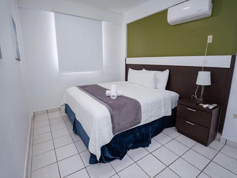 Hotel Vista Bahia Marina image
