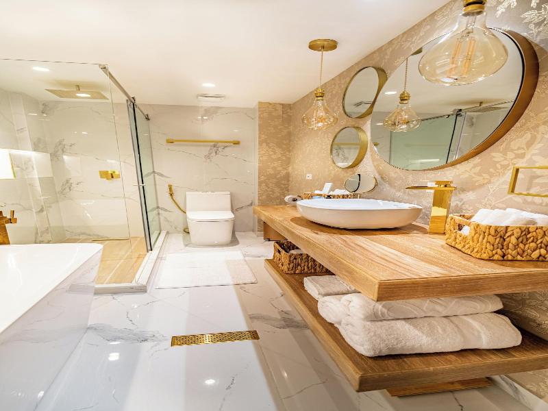 Berthas Collection By Em Hotels image