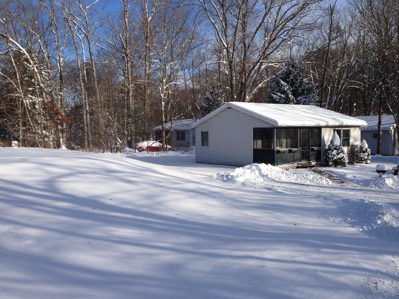 Echo Valley Cottages image