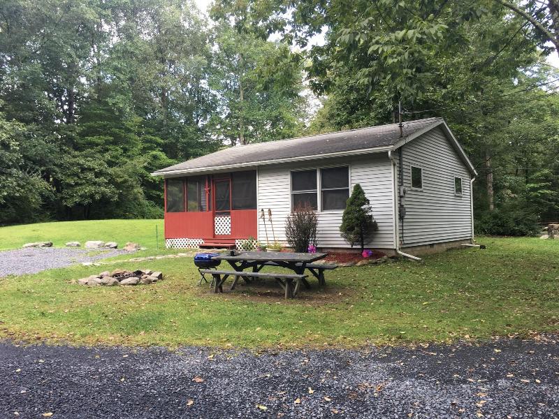Echo Valley Cottages image