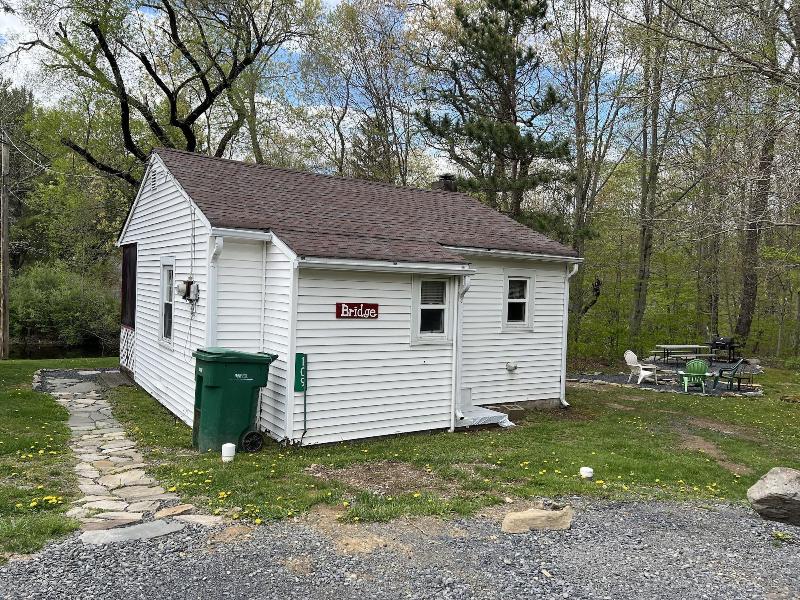 Echo Valley Cottages image