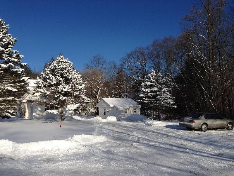 Echo Valley Cottages image