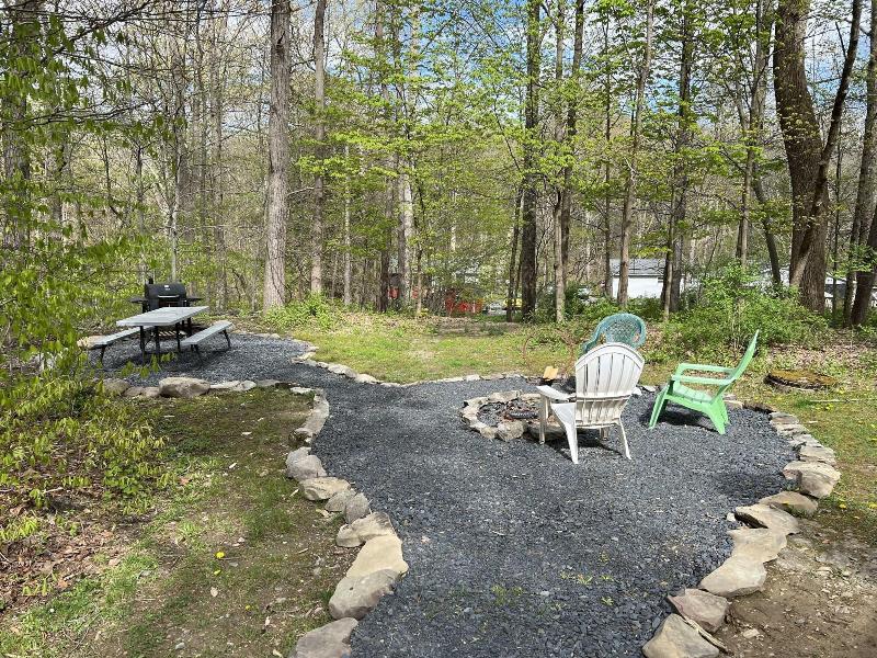 Echo Valley Cottages image