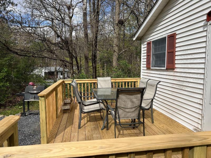 Echo Valley Cottages image
