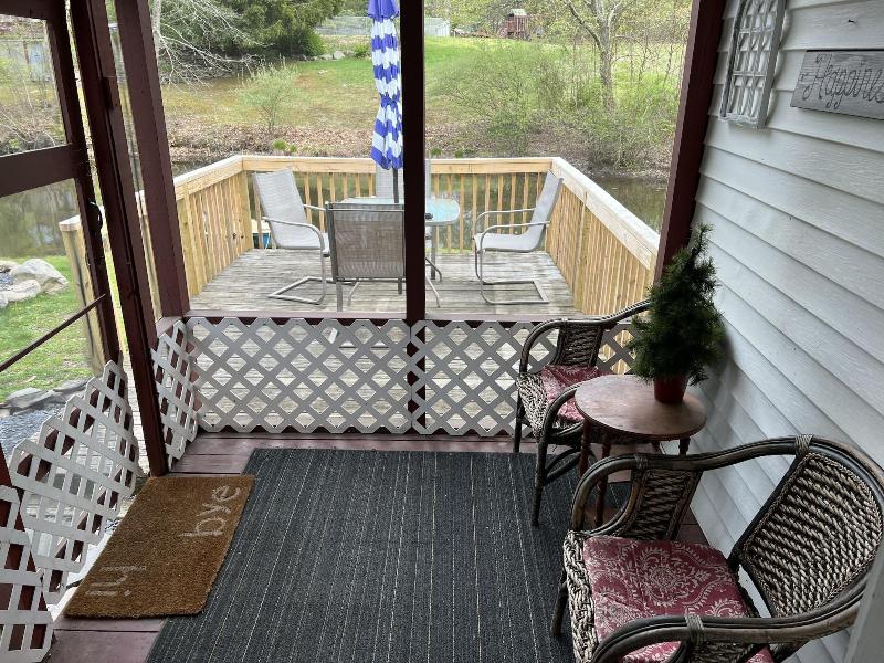 Echo Valley Cottages image