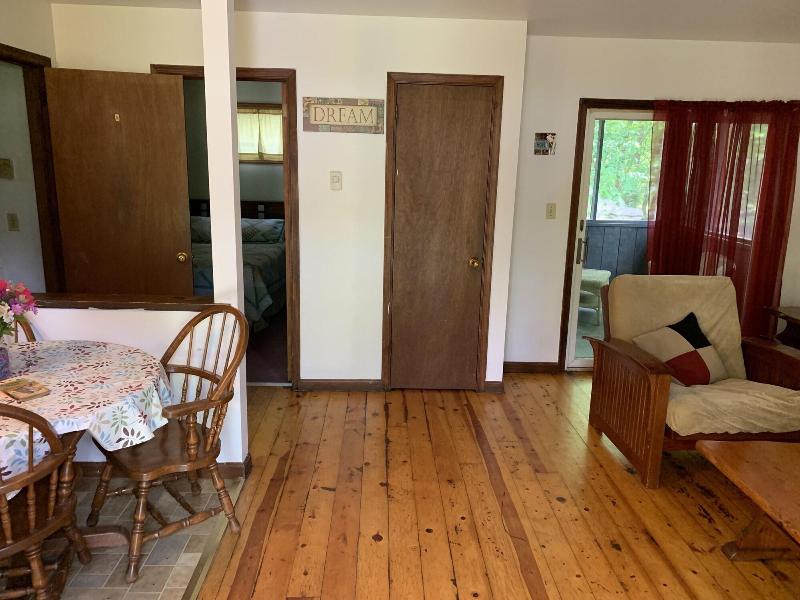 Echo Valley Cottages image