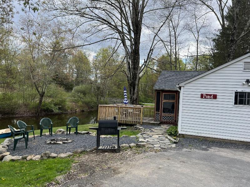 Echo Valley Cottages image