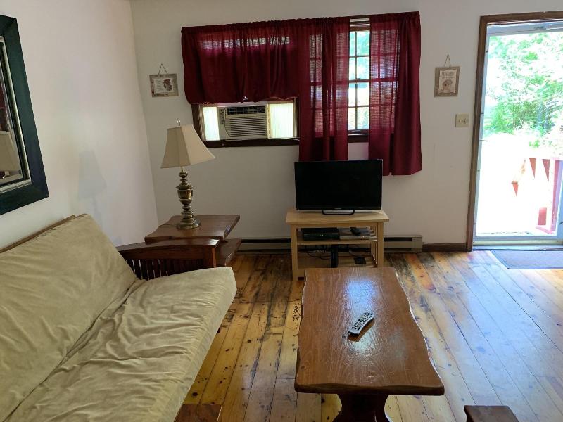 Echo Valley Cottages image