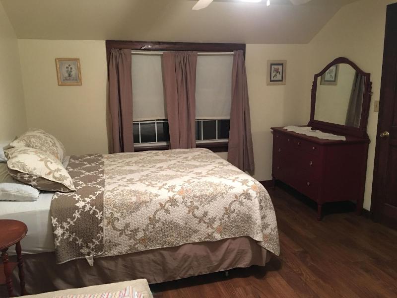 Echo Valley Cottages image