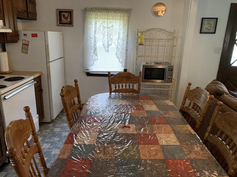 Echo Valley Cottages image