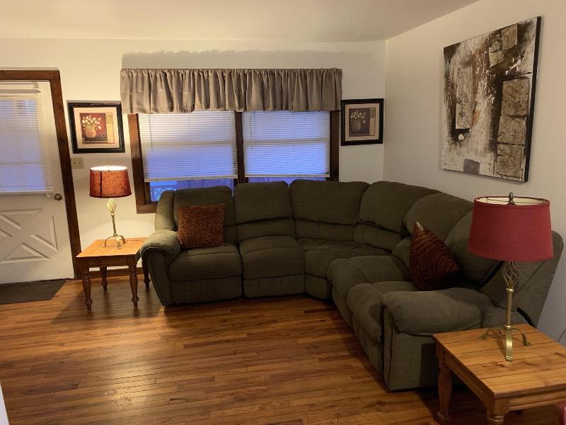 Echo Valley Cottages image