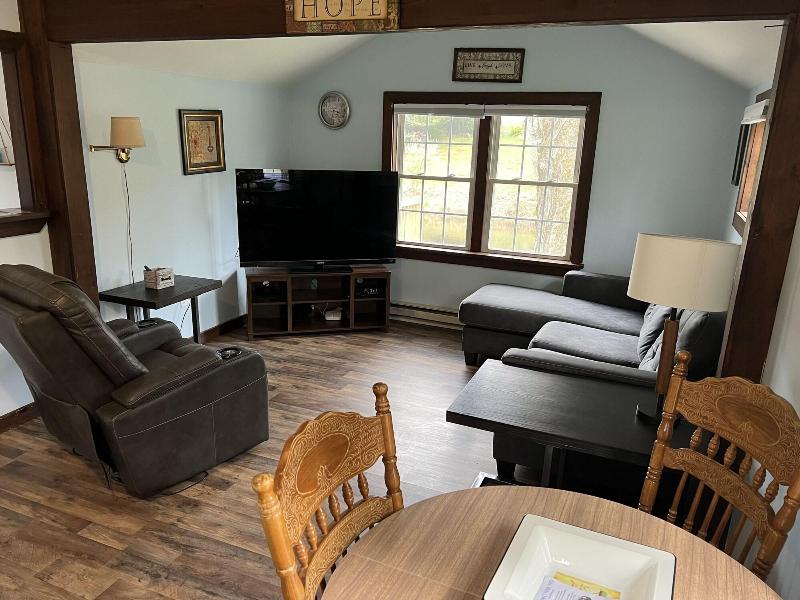 Echo Valley Cottages image