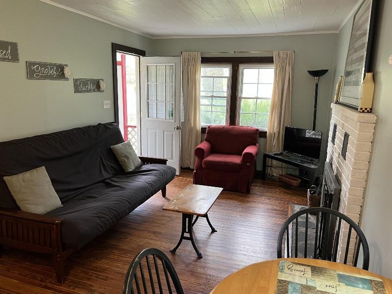 Echo Valley Cottages image
