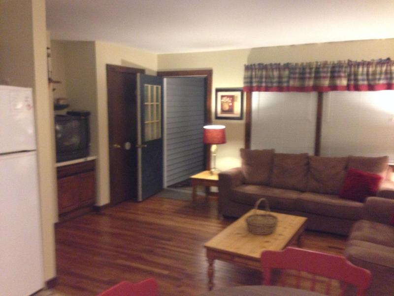 Echo Valley Cottages image