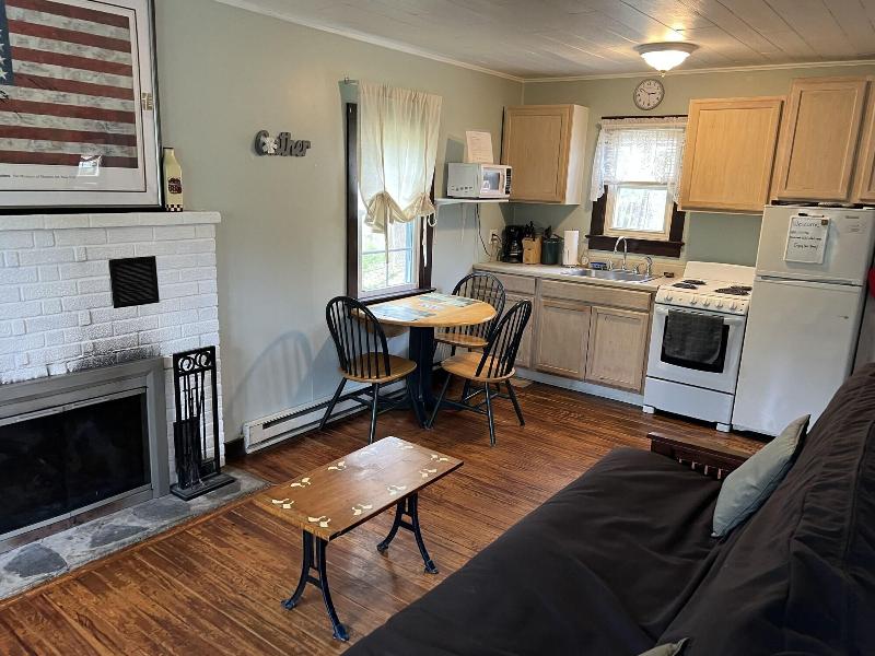 Echo Valley Cottages image