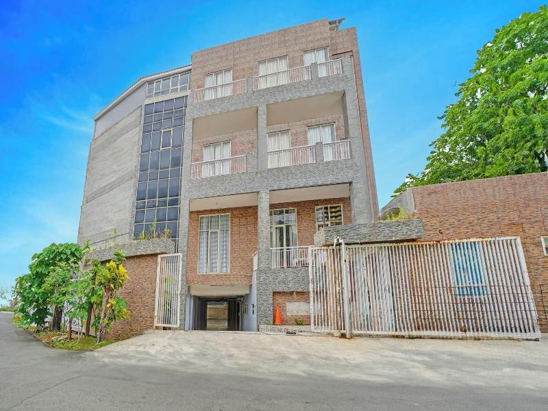 Oyo 170 Rbn Stays image