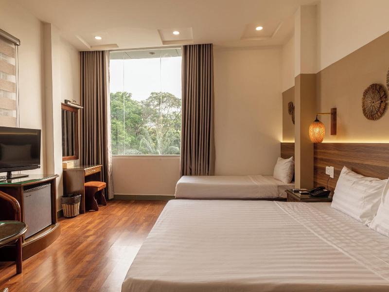 Lantern Hotel image