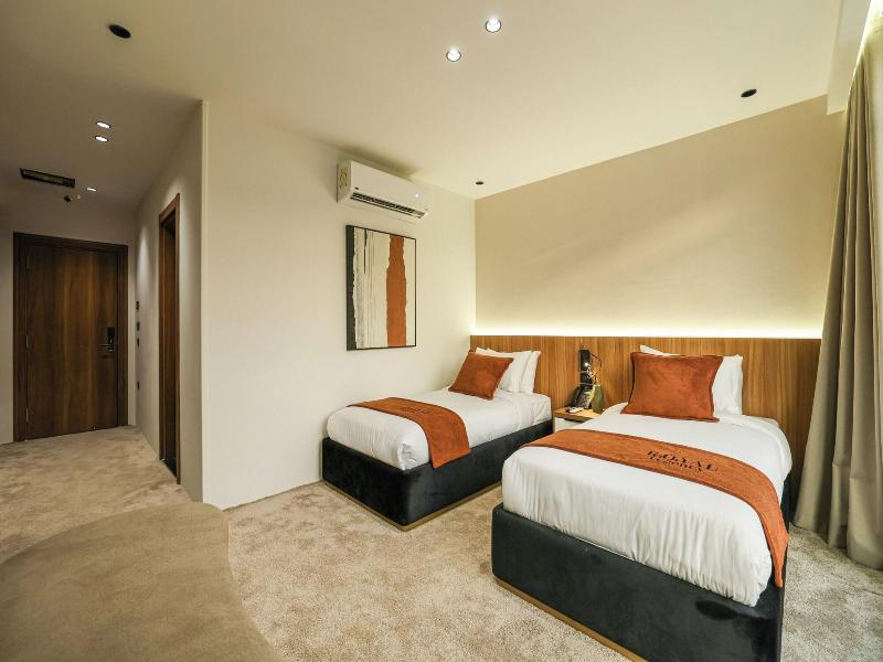 Royal Regency Hotel Eg image