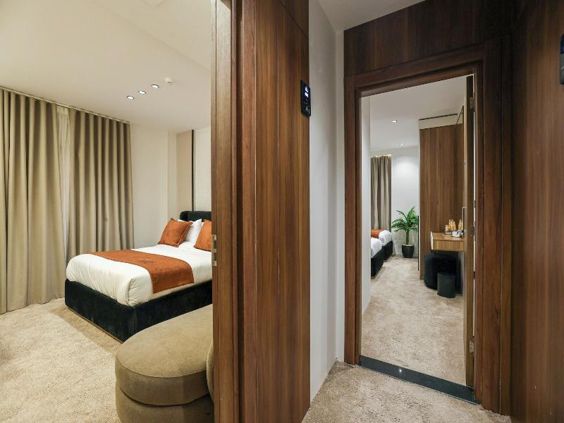 Royal Regency Hotel Eg image