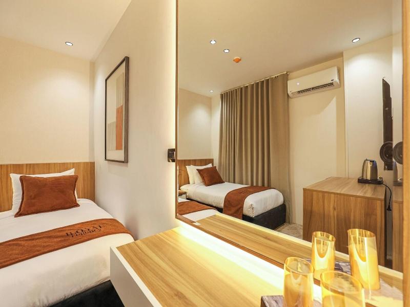 Royal Regency Hotel Eg image