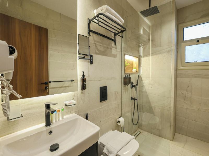 Royal Regency Hotel Eg image