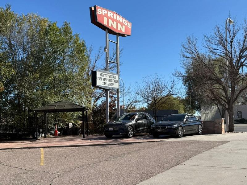 Springs Inn