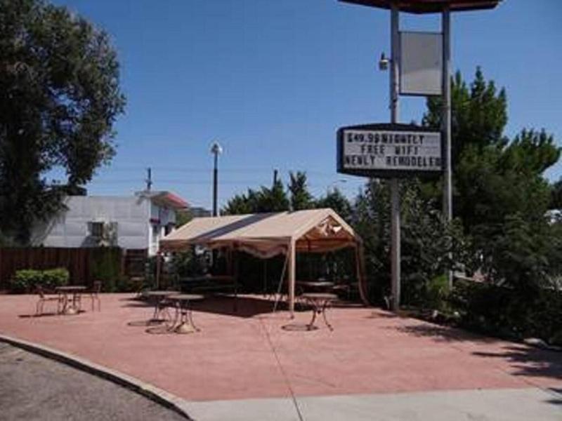 Springs Inn
