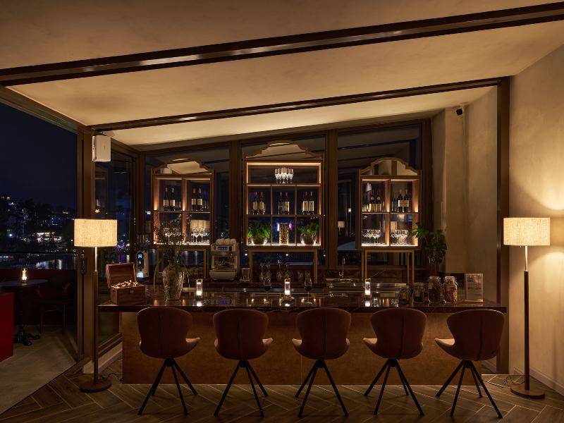 M Village Premier Hotel Xuân Hương Lakeside