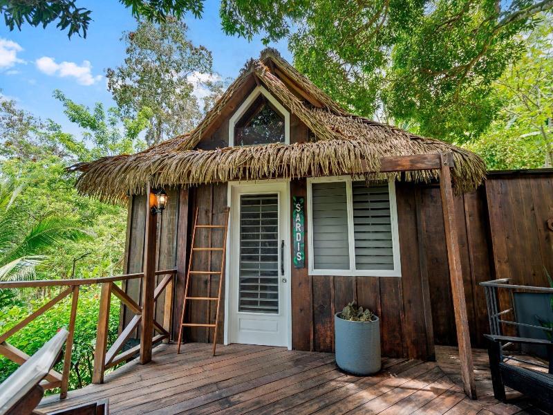 Central Hotel Bocas Del Toro image
