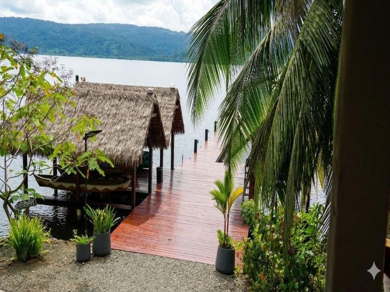 Central Hotel Bocas Del Toro image