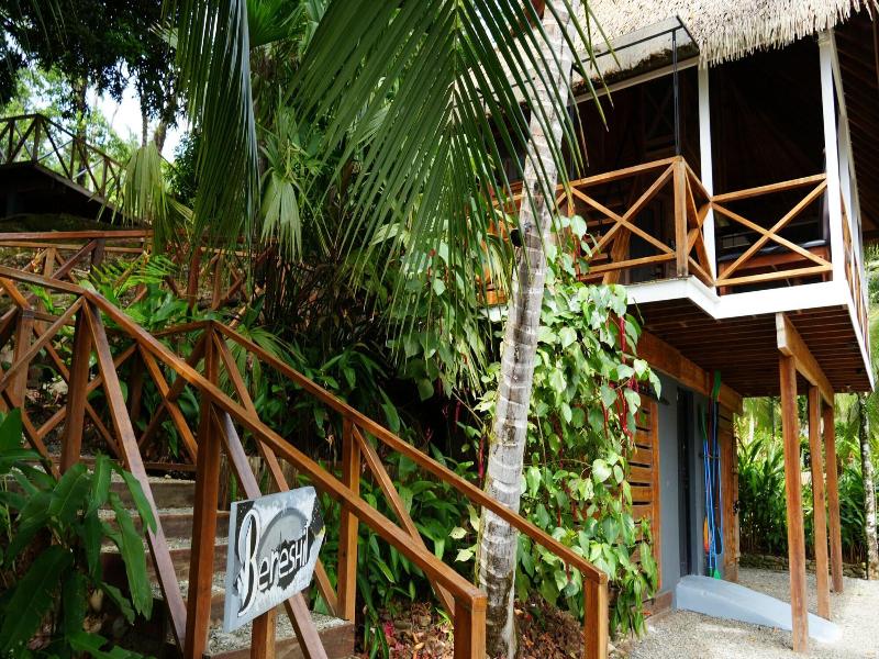 Central Hotel Bocas Del Toro image