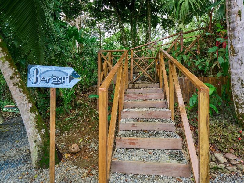 Central Hotel Bocas Del Toro image
