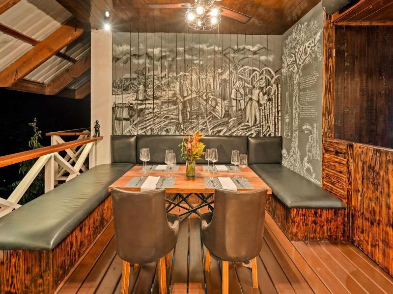 Central Hotel Bocas Del Toro image
