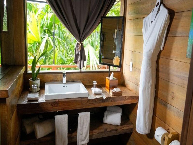 Central Hotel Bocas Del Toro image