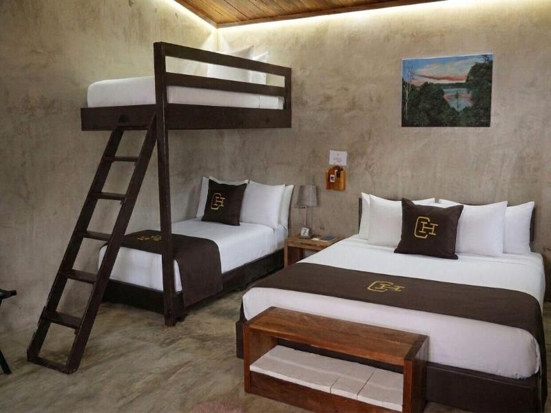 Central Hotel Bocas Del Toro image