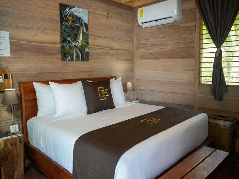 Central Hotel Bocas Del Toro image